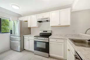 1720 Glenhouse Dr, Sarasota, FL 34231 - Photo 4