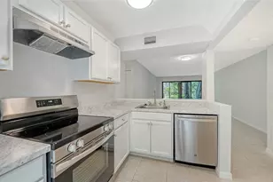 1720 Glenhouse Dr, Sarasota, FL 34231 - Photo 6