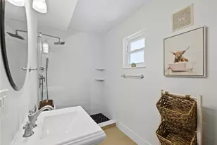 2850 Gulf of Mexico Dr, Longboat Key, FL 34228 - Photo 18
