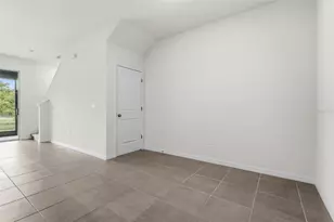 8652 Milestone Dr, Sarasota, FL 34238 - Photo 6