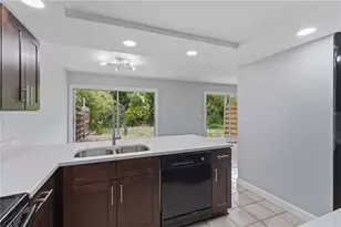 1125 Longfellow Way, Sarasota, FL 34243 - Photo 14