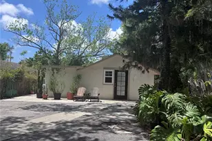 3520 19th St E, Bradenton, FL 34208 - Photo 2