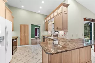 4587 Friar Tuck Ln, Sarasota, FL 34232 - Photo 10