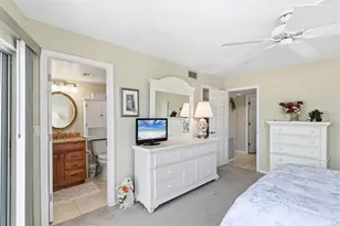 1215 S Portofino Dr, Sarasota, FL 34242 - Photo 22