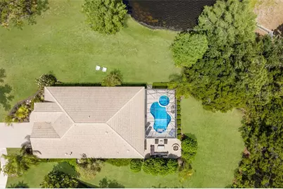 15422 Helmsdale Place, Lakewood Ranch, FL 34202 - Photo 40