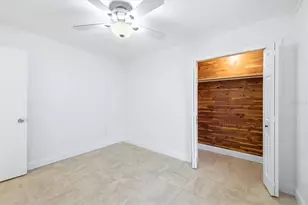902 37th St W, Bradenton, FL 34205 - Photo 14
