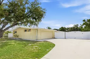 616 St Andrews Dr, Sarasota, FL 34243 - Photo 26