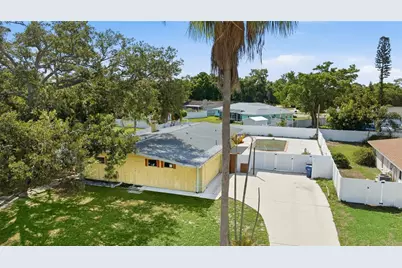616 Saint Andrews Drive, Sarasota, FL 34243 - Photo 2