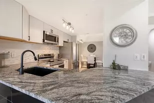 5655 Bentgrass Dr, Sarasota, FL 34235 - Photo 10