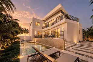 610 Hibiscus Way, Longboat Key, FL 34228 - Photo 2