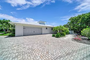 501 68th St, Holmes Beach, FL 34217 - Photo 6