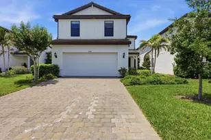 6126 Bluestar Ct, Lakewood Ranch, FL 34211 - Photo 2