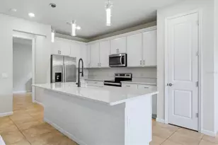 6126 Bluestar Ct, Lakewood Ranch, FL 34211 - Photo 8