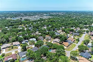830 Hammockwood Ct, Sarasota, FL 34232 - Photo 32