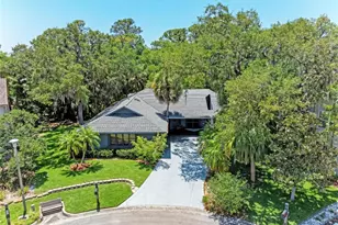 830 Hammockwood Ct, Sarasota, FL 34232 - Photo 2