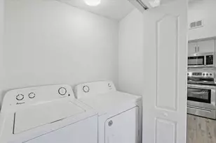 4138 Central Sarasota Pkwy, Sarasota, FL 34238 - Photo 8