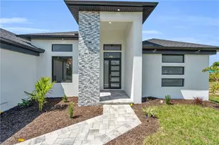 9402 Arrid Cir, Port Charlotte, FL 33981 - Photo 2