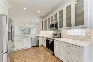 5047 Lakescene Pl, Sarasota, FL 34243 - Photo 10