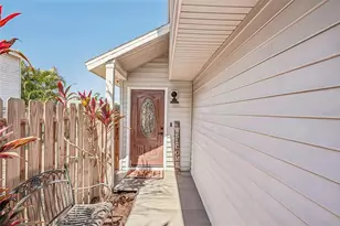 5102 Moeller Ave, Sarasota, FL 34233 - Photo 4