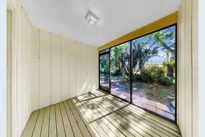 948 Winter Garden Drive, Sarasota, FL 34243 - Photo 18