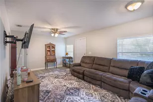 1014 27th Ave W, Palmetto, FL 34221 - Photo 6