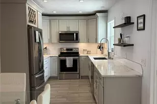 7503 Starfish Dr, Sarasota, FL 34231 - Photo 10