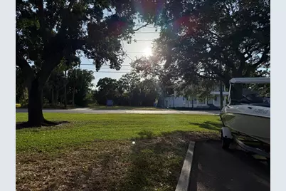 3733 6th Street S, Saint Petersburg, FL 33705 - Photo 4