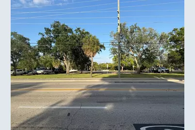 3733 6th Street S, Saint Petersburg, FL 33705 - Photo 8