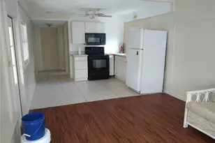 205 52nd Ave Dr W, Bradenton, FL 34207 - Photo 2