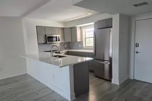 1300 N Portofino Dr, Sarasota, FL 34242 - Photo 6
