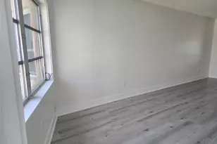 1300 N Portofino Dr, Sarasota, FL 34242 - Photo 22