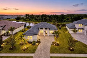 1154 Kings Way Dr, Nokomis, FL 34275 - Photo 1