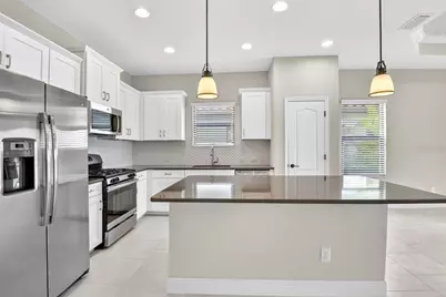 4417 Amalfi Avenue, Sarasota, FL 34243 - Photo 14