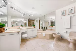 1800 Benjamin Franklin Dr, Sarasota, FL 34236 - Photo 20