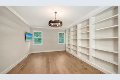 7700 Sandhill Lake Drive, Sarasota, FL 34241 - Photo 36
