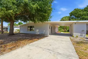 2827 22nd St W, Bradenton, FL 34205 - Photo 1