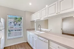 4270 Castlebridge Ln, Sarasota, FL 34238 - Photo 16