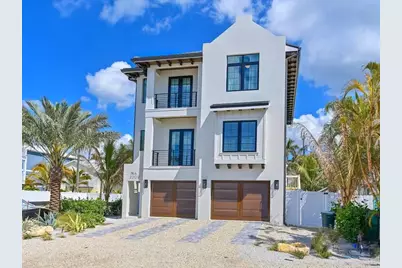 2209 Avenue B, Bradenton Beach, FL 34217 - Photo 2