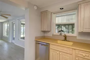 3024 Chase Cir, Sarasota, FL 34231 - Photo 18