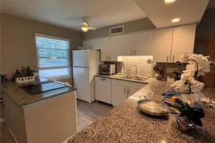 33 S Gulfstream Ave, Sarasota, FL 34236 - Photo 4