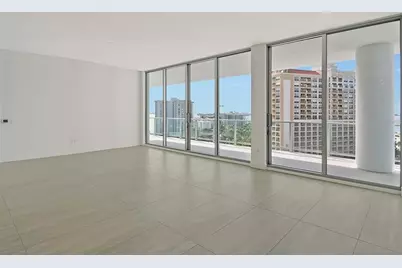 301 Quay Commons #1011, Sarasota, FL 34236 - Photo 10