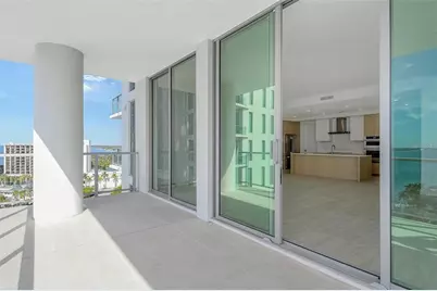 301 Quay Commons #1011, Sarasota, FL 34236 - Photo 4