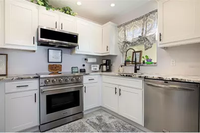 10215 Manatee Avenue W #7, Bradenton, FL 34209 - Photo 4