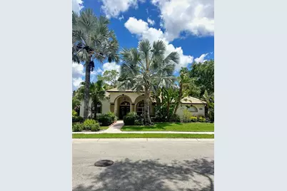 8005 Desoto Woods Drive, Sarasota, FL 34243 - Photo 1