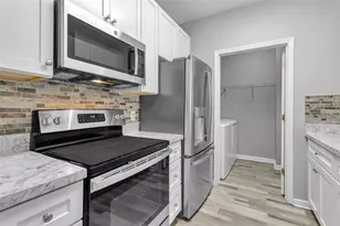4802 51st Street W, Bradenton, FL 34210 - Photo 4