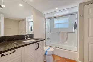800 Benjamin Franklin Dr, Sarasota, FL 34236 - Photo 20