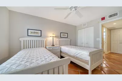 800 Benjamin Franklin Drive #406, Sarasota, FL 34236 - Photo 24