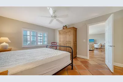 800 Benjamin Franklin Drive #406, Sarasota, FL 34236 - Photo 18