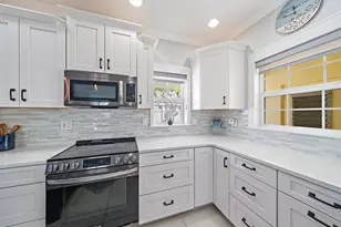 5940 Driftwood Ave, Sarasota, FL 34231 - Photo 20