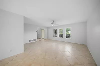 450 Rubens Drive E, Nokomis, FL 34275 - Photo 4